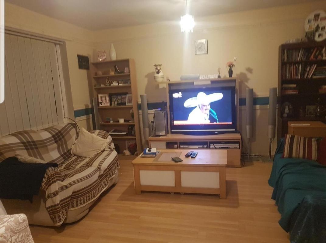 Double Bedroom In Liverpool Exterior photo